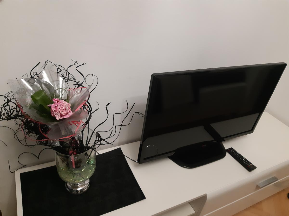Velvet Lux Apartment Nis Bagian luar foto