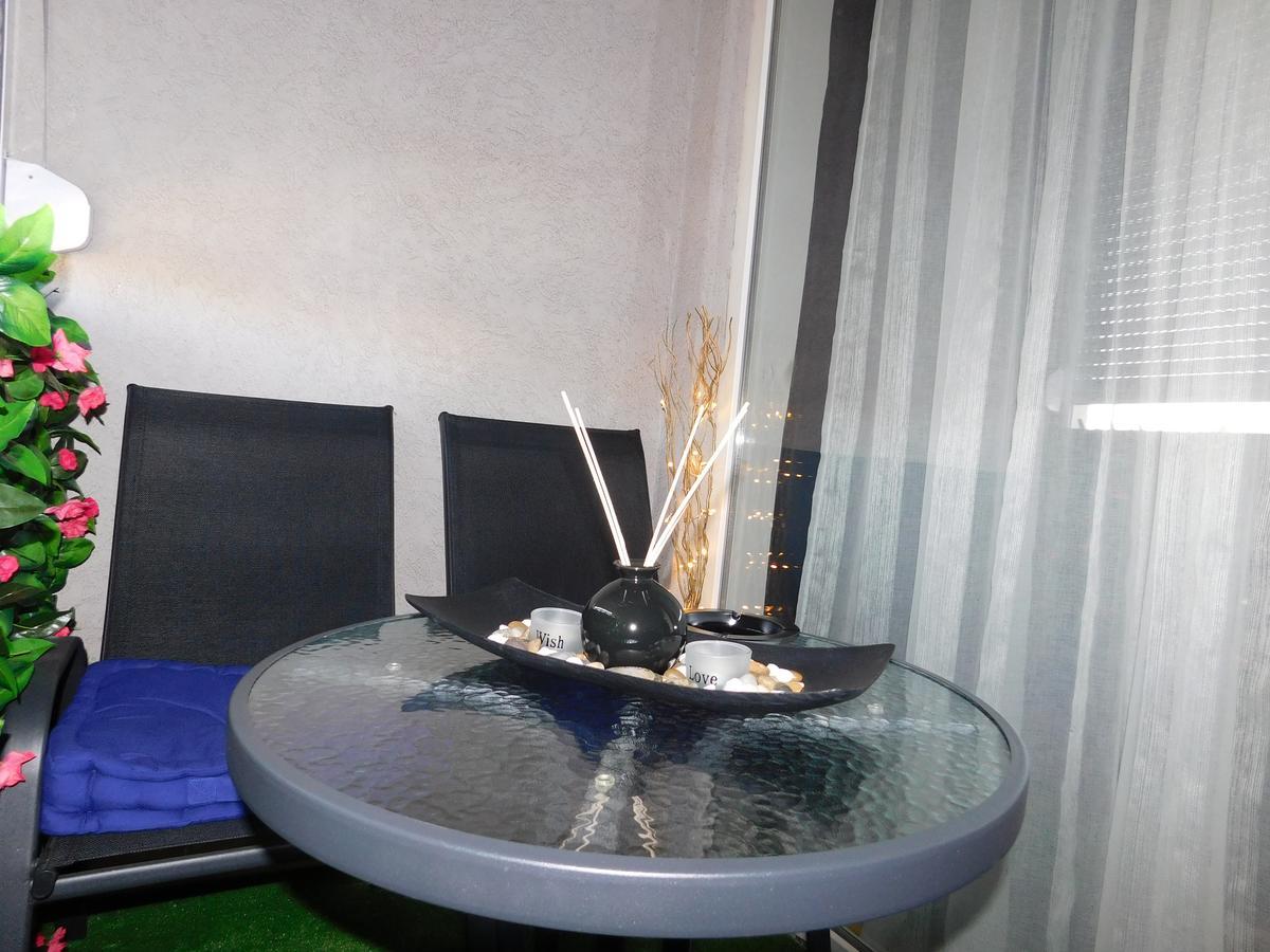 Velvet Lux Apartment Nis Bagian luar foto