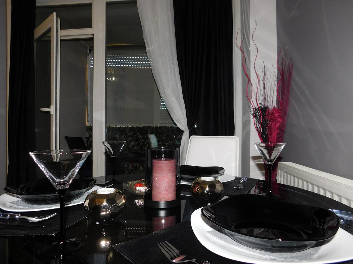 Velvet Lux Apartment Nis Bagian luar foto