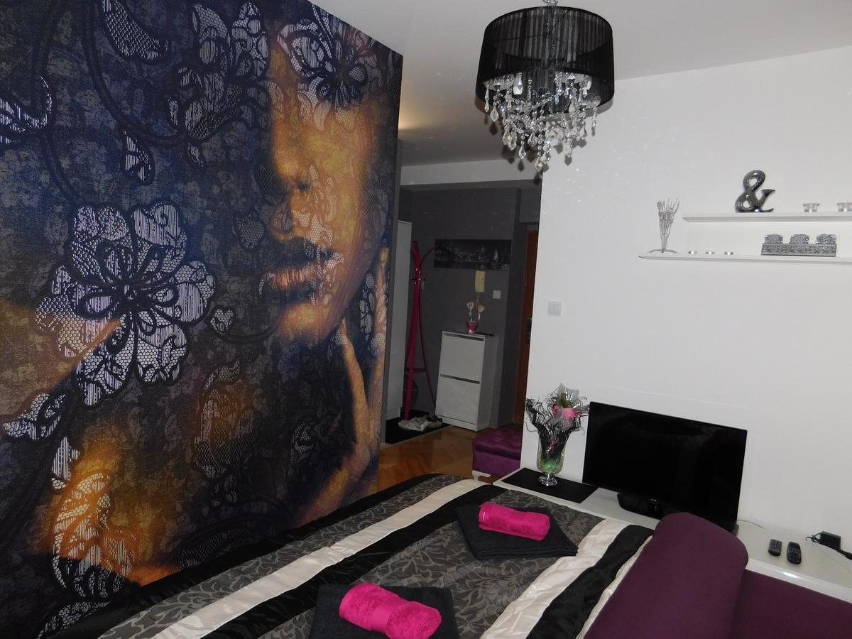 Velvet Lux Apartment Nis Bagian luar foto