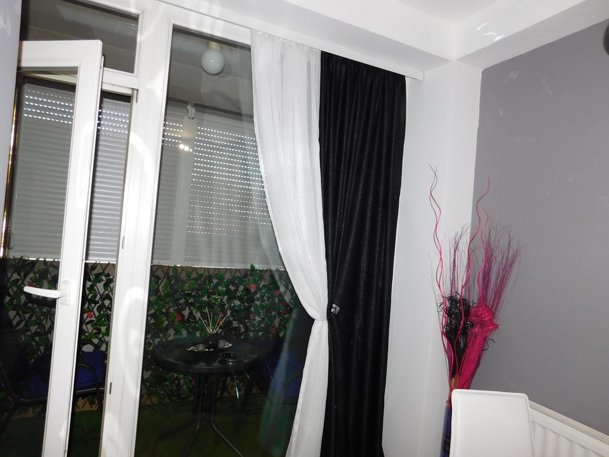 Velvet Lux Apartment Nis Bagian luar foto